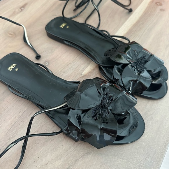 ZARA BLACK FLOWER LACE UP SANDAL - Picture 2 of 4